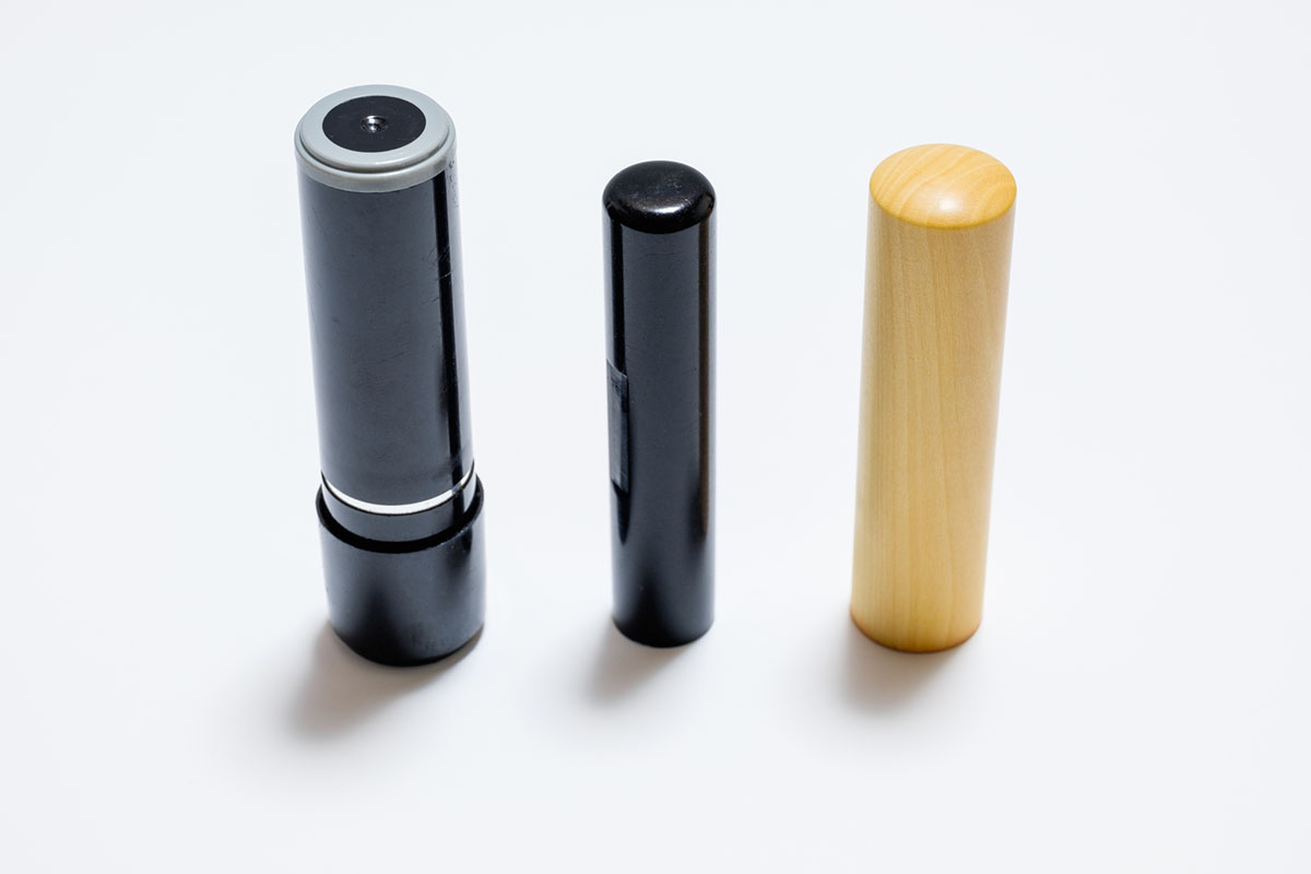 認印とネーム印(シャチハタ)の違い